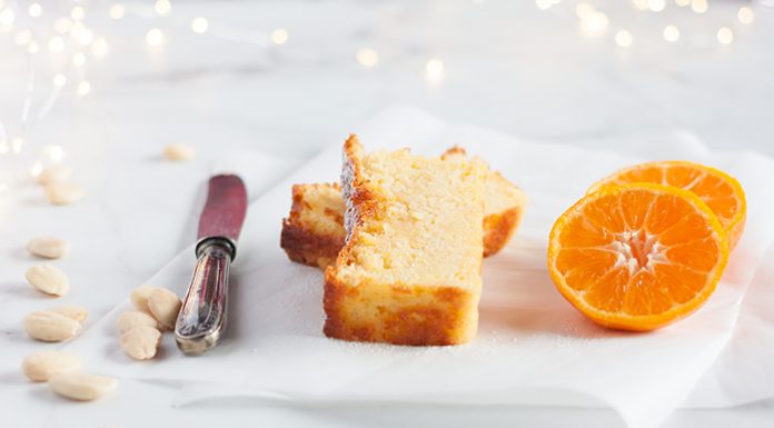BIZCOCHO DE ALMENDRA Y MANDARINA Bizcocho de almendra y mandarina
